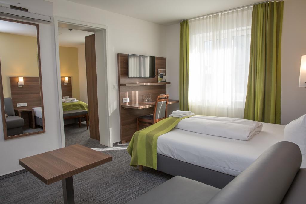 Goethe Hotel Messe By Trip Inn Frankfurt am Main Exteriör bild