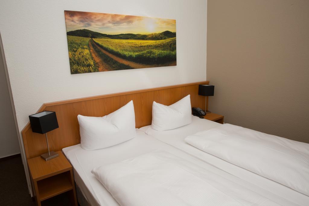 Goethe Hotel Messe By Trip Inn Frankfurt am Main Exteriör bild